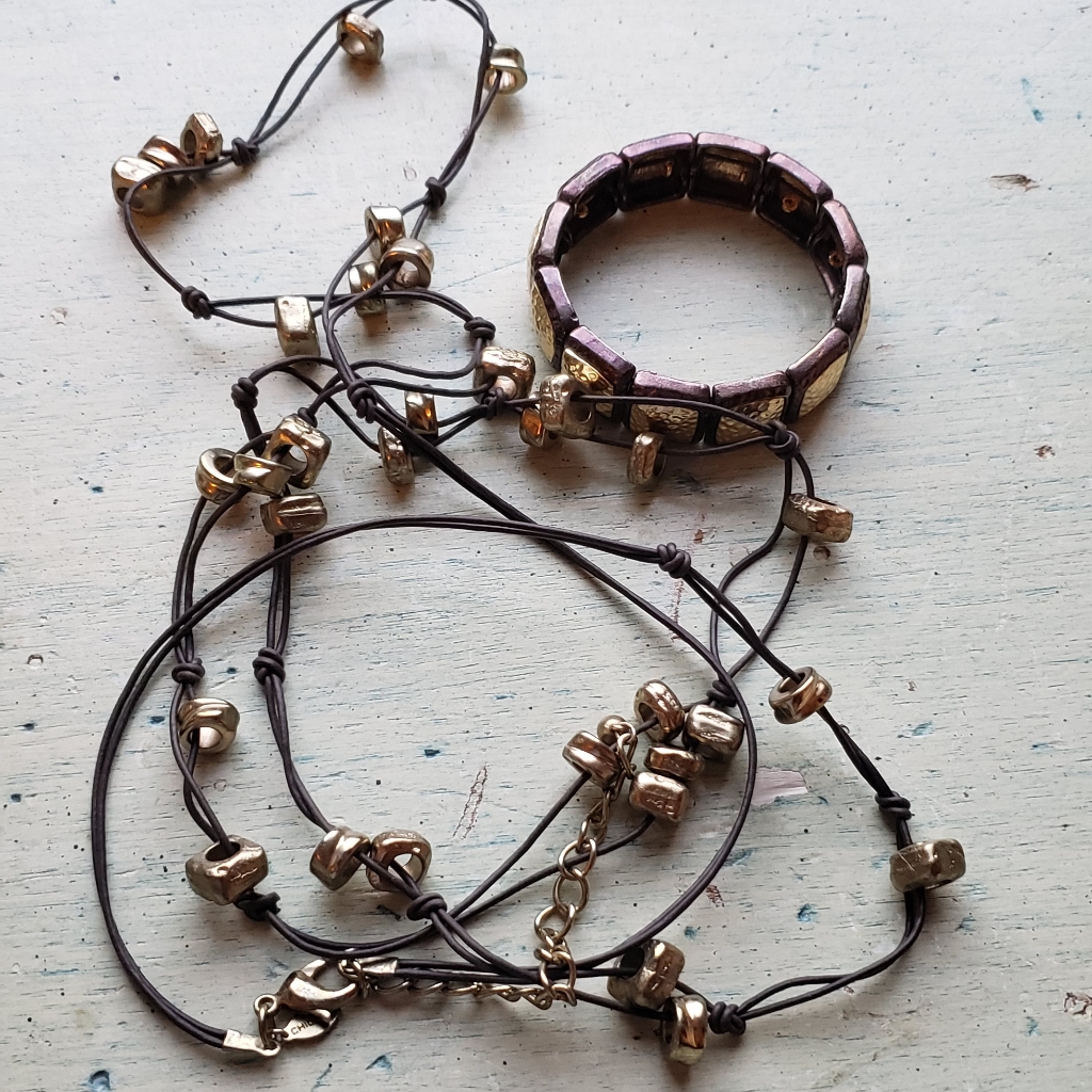 Chicos Long Necklace 27$